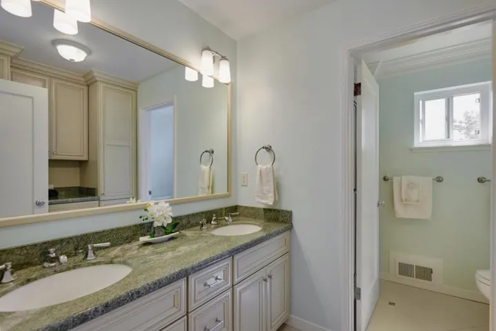 1408 Cordilleras Avenue, San Carlos, California 94070