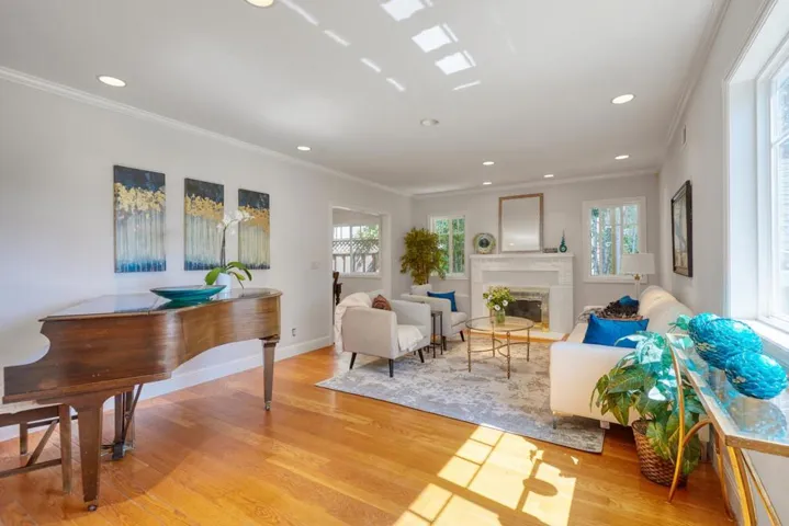 1408 Cordilleras Avenue, San Carlos, California 94070