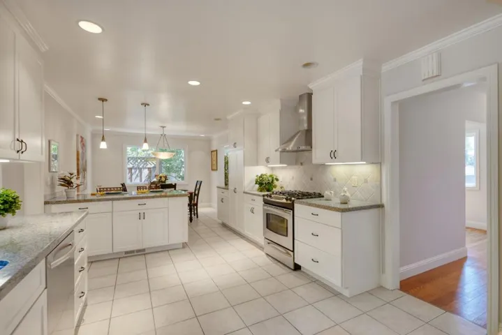 1408 Cordilleras Avenue, San Carlos, California 94070