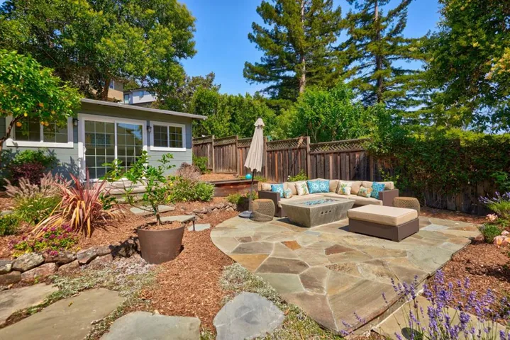 1408 Cordilleras Avenue, San Carlos, California 94070