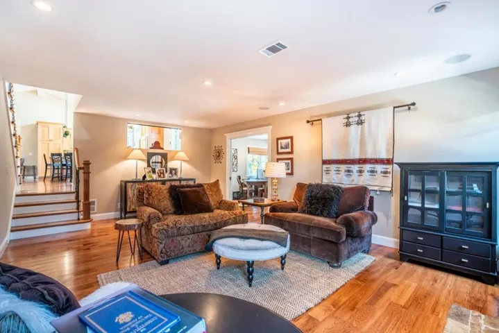 10131 Deeprose Place, Cupertino, California 95014