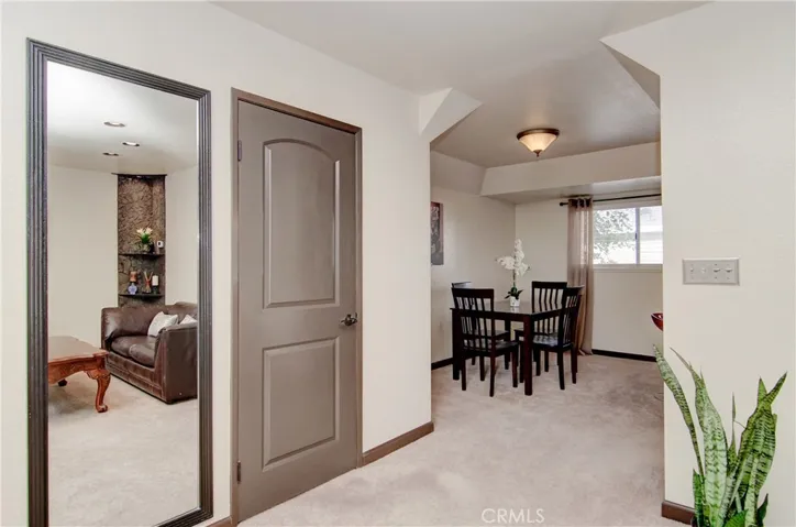 Nice designer and architectural details throughout...