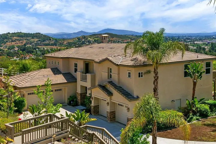 2386 Las Ardillas, Escondido, California 92026