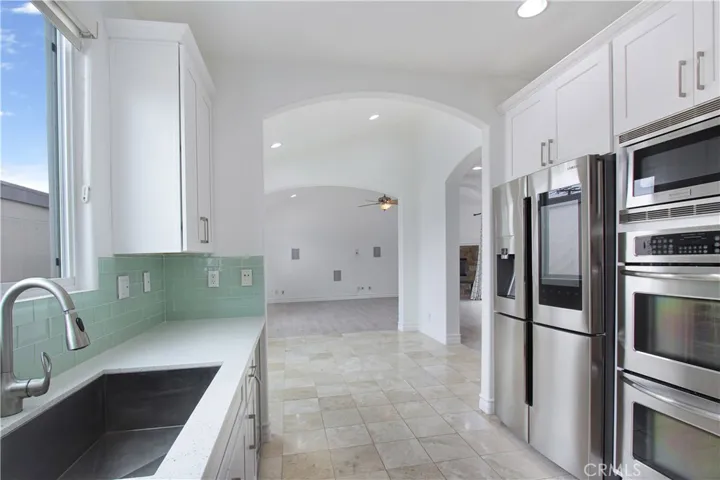 2305 Carnegie Lane B, Redondo Beach, California 90278