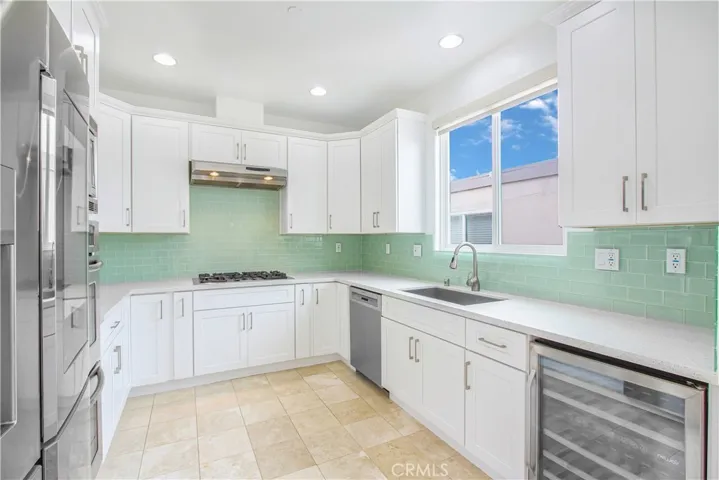 2305 Carnegie Lane B, Redondo Beach, California 90278