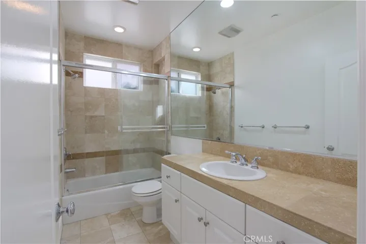2305 Carnegie Lane B, Redondo Beach, California 90278