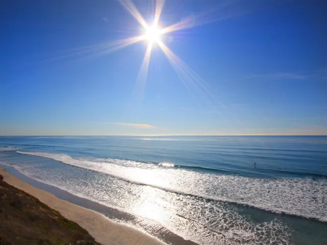 Enjoy one of the nicest beaches in N. County.  Seabluffe has their own beach stair access.