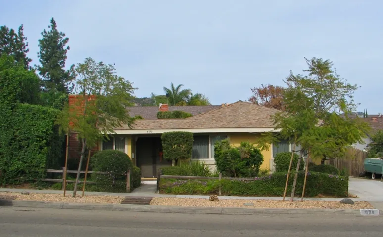 690 N Citrus Ave, Escondido, California 92027