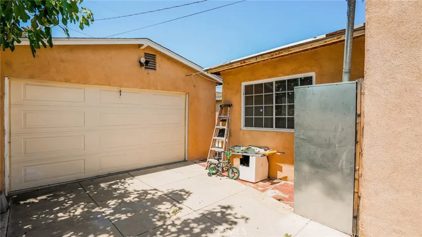 6035 Olive Avenue, Long Beach, California 90805