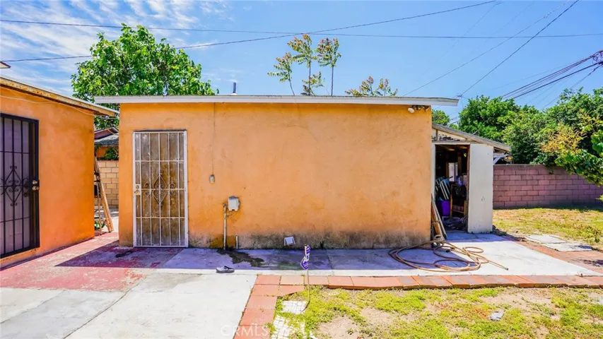6035 Olive Avenue, Long Beach, California 90805