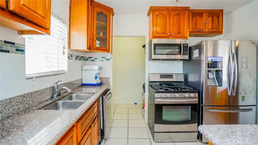 6035 Olive Avenue, Long Beach, California 90805