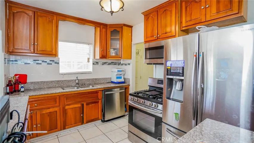 6035 Olive Avenue, Long Beach, California 90805