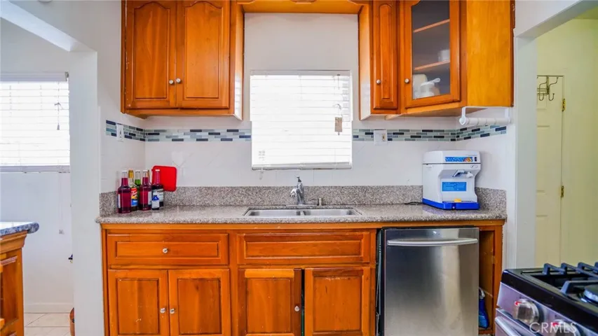 6035 Olive Avenue, Long Beach, California 90805