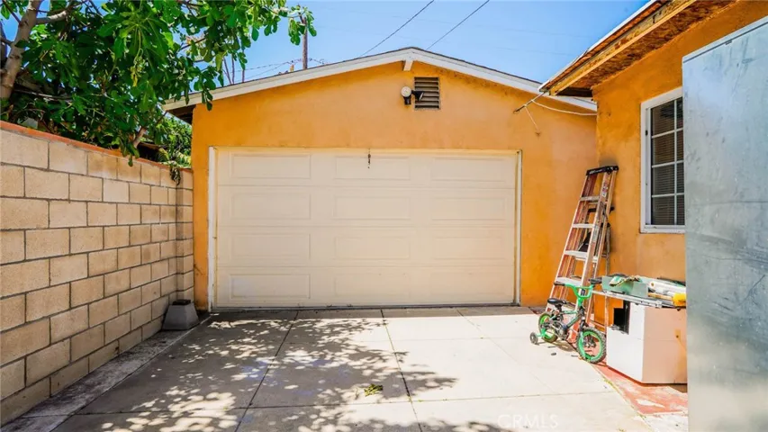 6035 Olive Avenue, Long Beach, California 90805