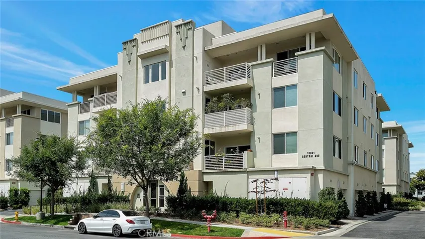 13021 Central Avenue 402, Hawthorne, California 90250