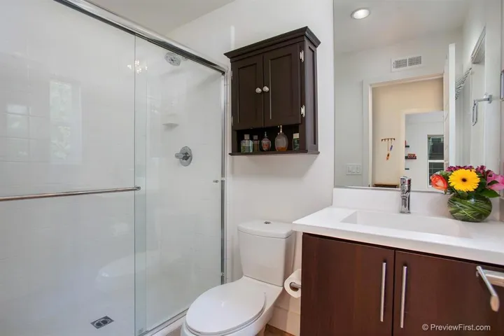 Downstairs full bathroom.