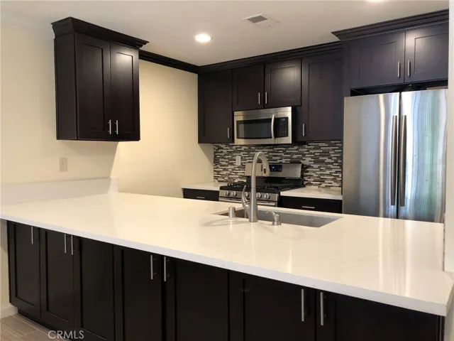 364 Orange Blossom 141, Irvine, California 92618