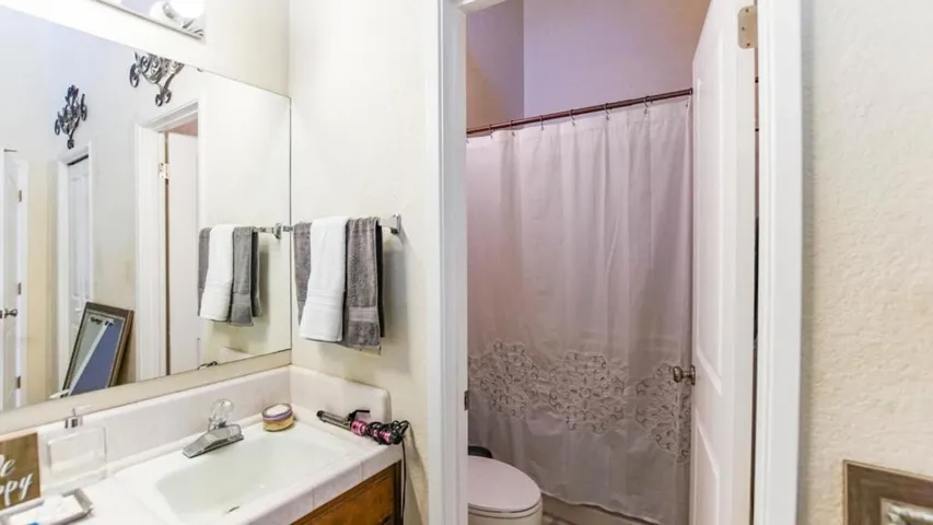 460 Ridgemark Drive, Hollister, California 95023