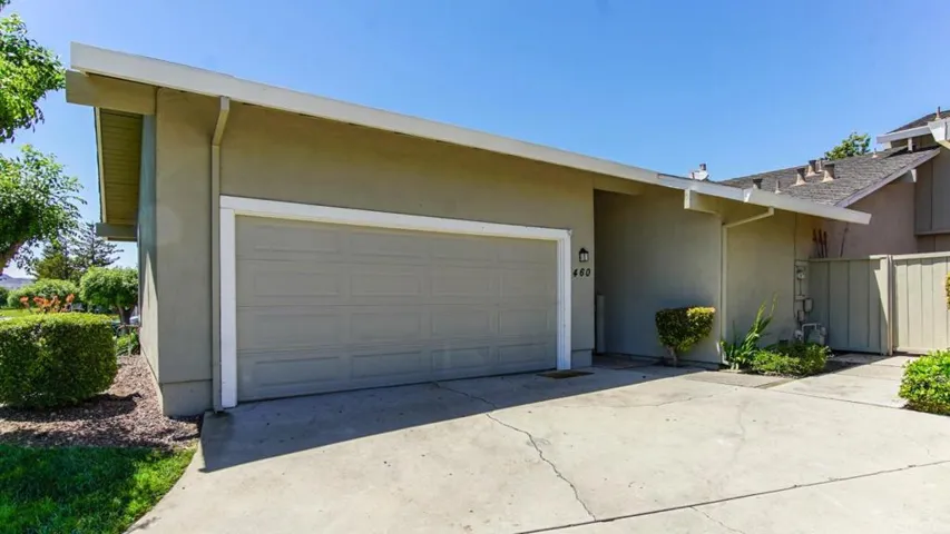 460 Ridgemark Drive, Hollister, California 95023
