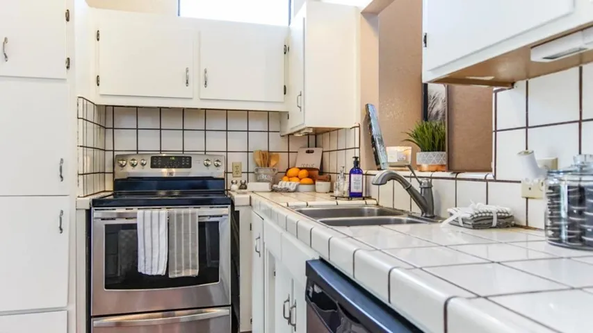 460 Ridgemark Drive, Hollister, California 95023
