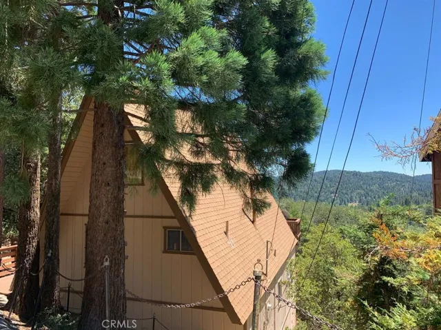 26569 Amador Lane, Lake Arrowhead, California 92352