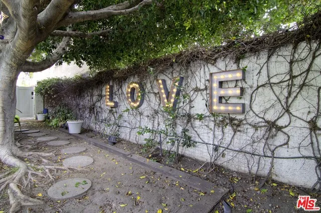 331 N Alfred Street, Los Angeles, California 90048