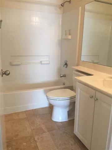 851 Del Mar Downs E, Solana Beach, California 92075