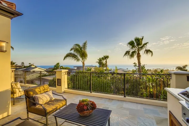 2104 Edinburg Avenue, Cardiff By The Sea, California 92007