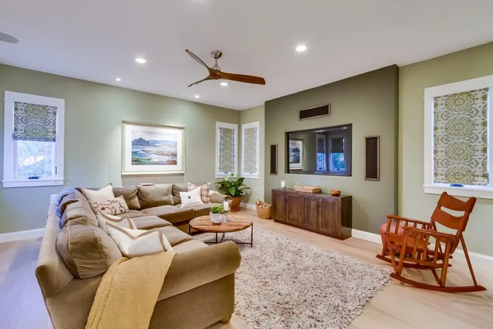 2104 Edinburg Avenue, Cardiff By The Sea, California 92007