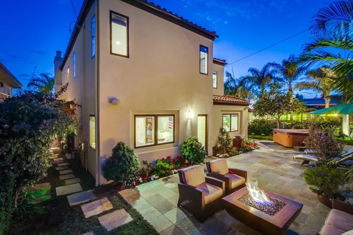 2104 Edinburg Avenue, Cardiff By The Sea, California 92007