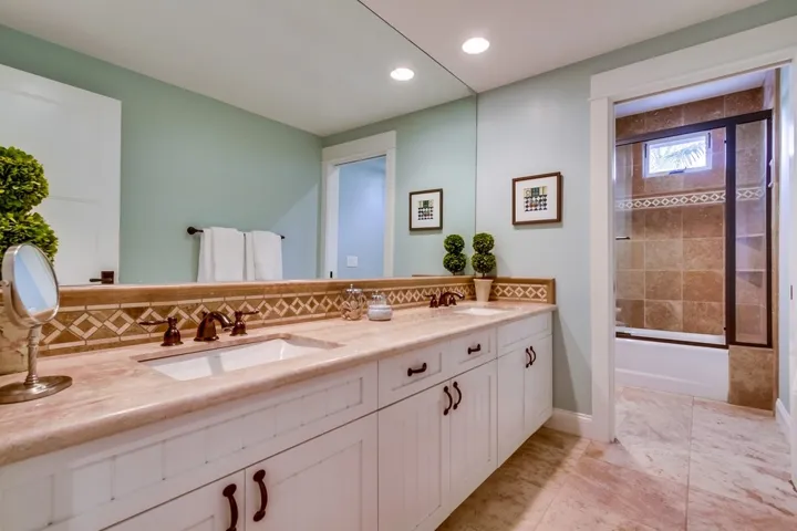 2104 Edinburg Avenue, Cardiff By The Sea, California 92007