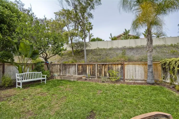 2439 Summerhill Drive, Encinitas, California 92024