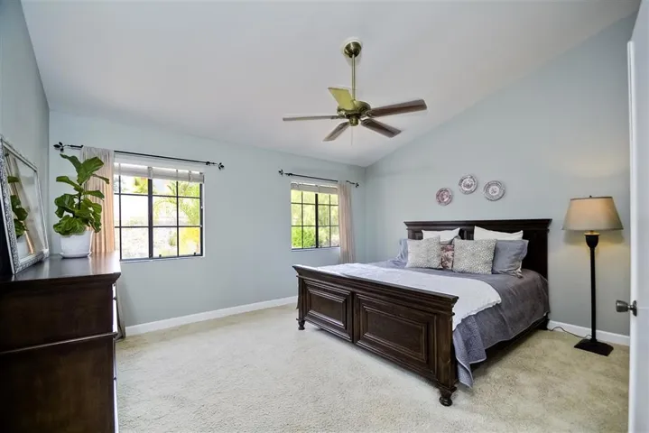 2439 Summerhill Drive, Encinitas, California 92024