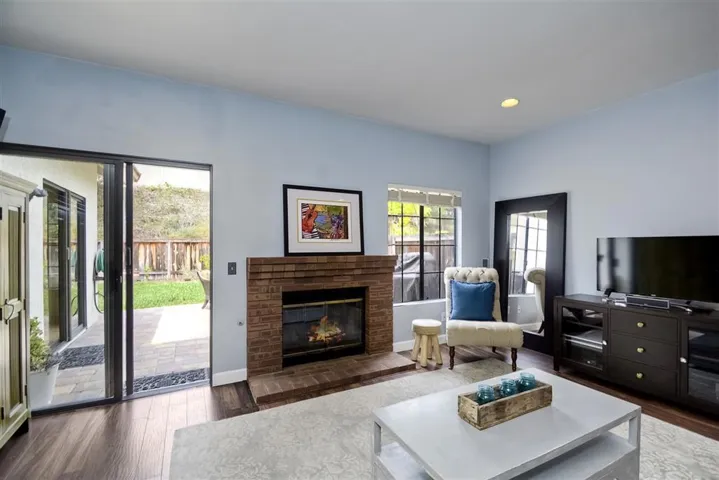 2439 Summerhill Drive, Encinitas, California 92024