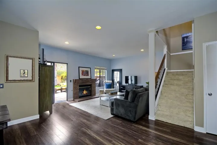 2439 Summerhill Drive, Encinitas, California 92024