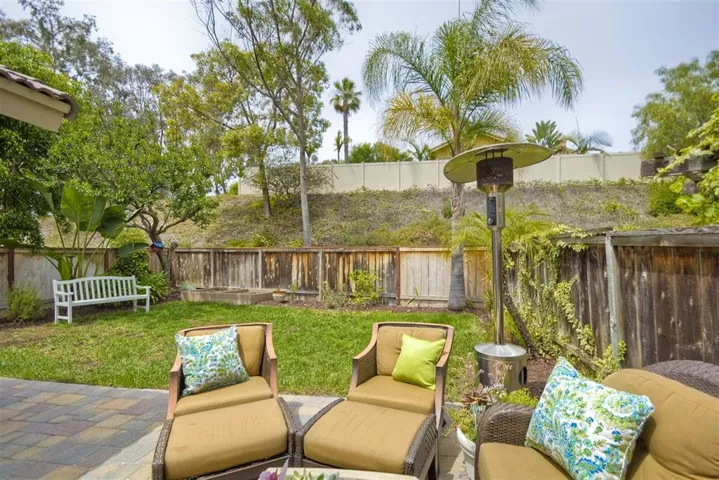 2439 Summerhill Drive, Encinitas, California 92024