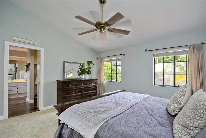 2439 Summerhill Drive, Encinitas, California 92024