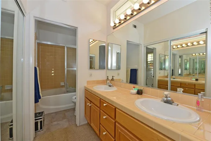 29619 Gracilior Drive, Escondido, California 92026