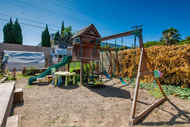2115 Wallace Avenue, Costa Mesa, California 92627