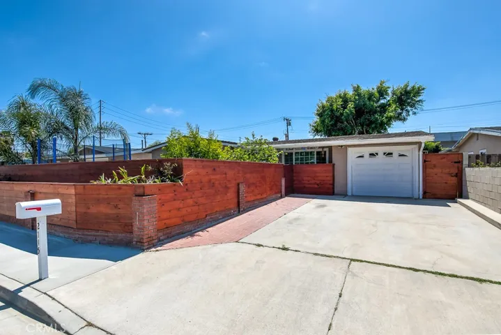 2115 Wallace Avenue, Costa Mesa, California 92627