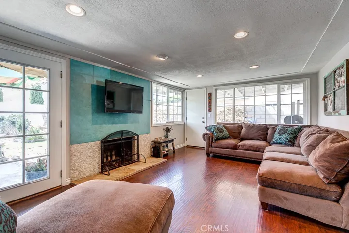 2115 Wallace Avenue, Costa Mesa, California 92627