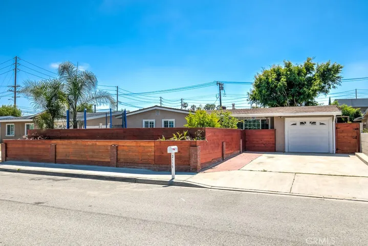 2115 Wallace Avenue, Costa Mesa, California 92627