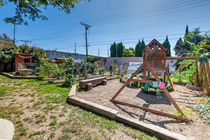 2115 Wallace Avenue, Costa Mesa, California 92627