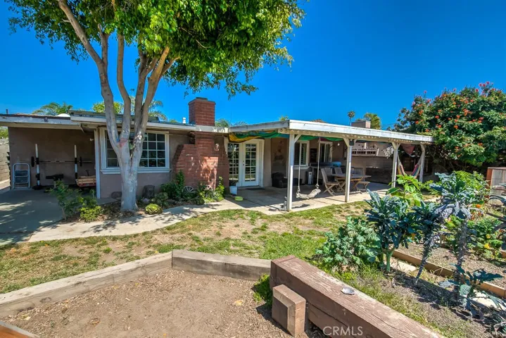 2115 Wallace Avenue, Costa Mesa, California 92627