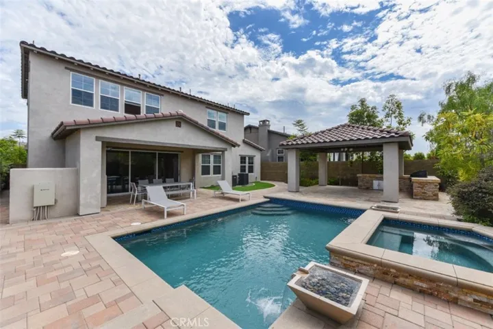 120 Paramount, Irvine, California 92618