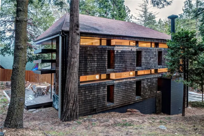 468 Old Toll Road, Lake Arrowhead, California 92352