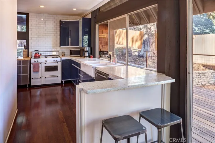 468 Old Toll Road, Lake Arrowhead, California 92352