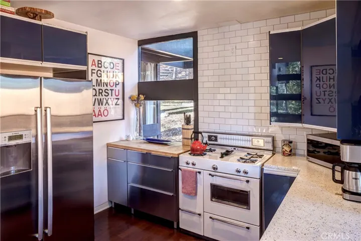 468 Old Toll Road, Lake Arrowhead, California 92352