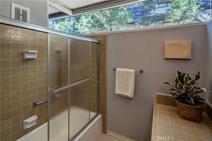 468 Old Toll Road, Lake Arrowhead, California 92352
