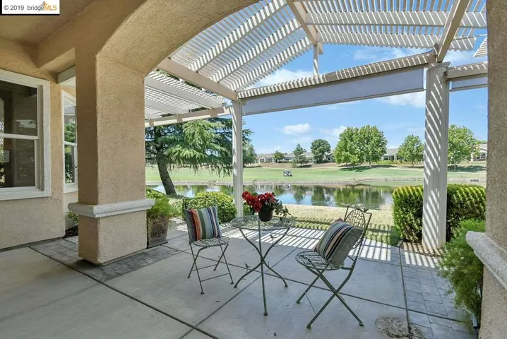 Covered Patio with Views!